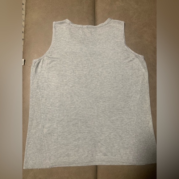 Chico’s Tank Sweater Rib Trim Detail Pier Heather Gray NWT  Size 2 Is A Large - Picture 3 of 5